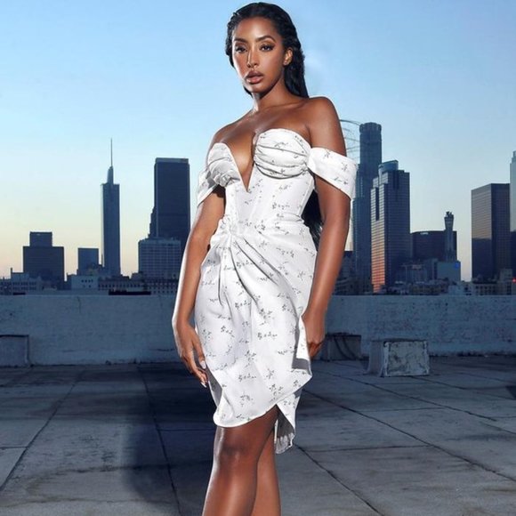 🔥Yolette White Floral Off Shoulder Midi Dress